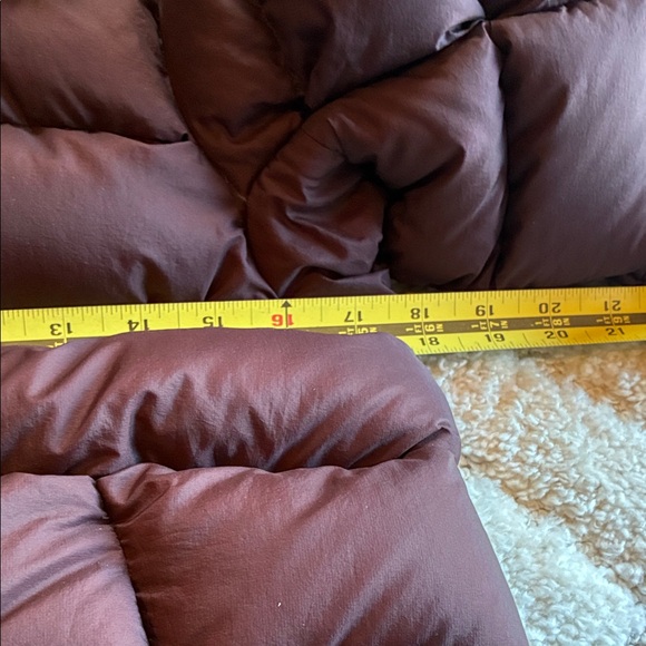 Arc'teryx Women's Puffer Coat - Dark Maroon /Brown - Picture 6 of 8